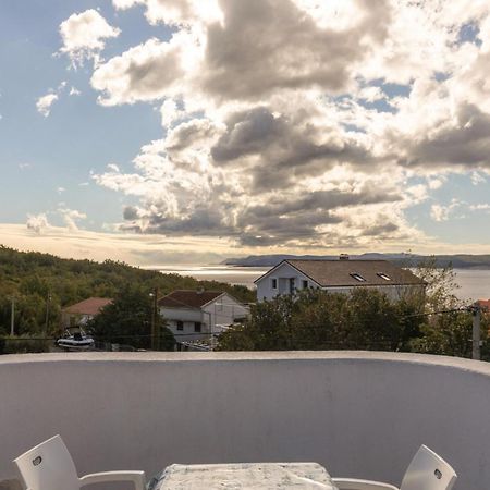 1 Bedroom Cozy Apartment In Jadranovo Luaran gambar